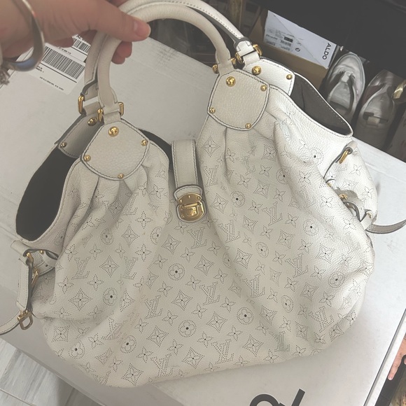 Louis Vuitton Monogram Mahina - Picture 2 of 10